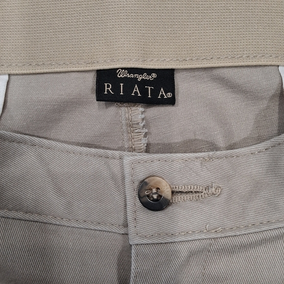Wrangler Men's Khaki flat front Casual Riata pants tan beige - Picture 2 of 9